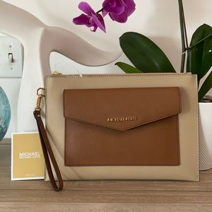 Michael Kors jet set Wristlet